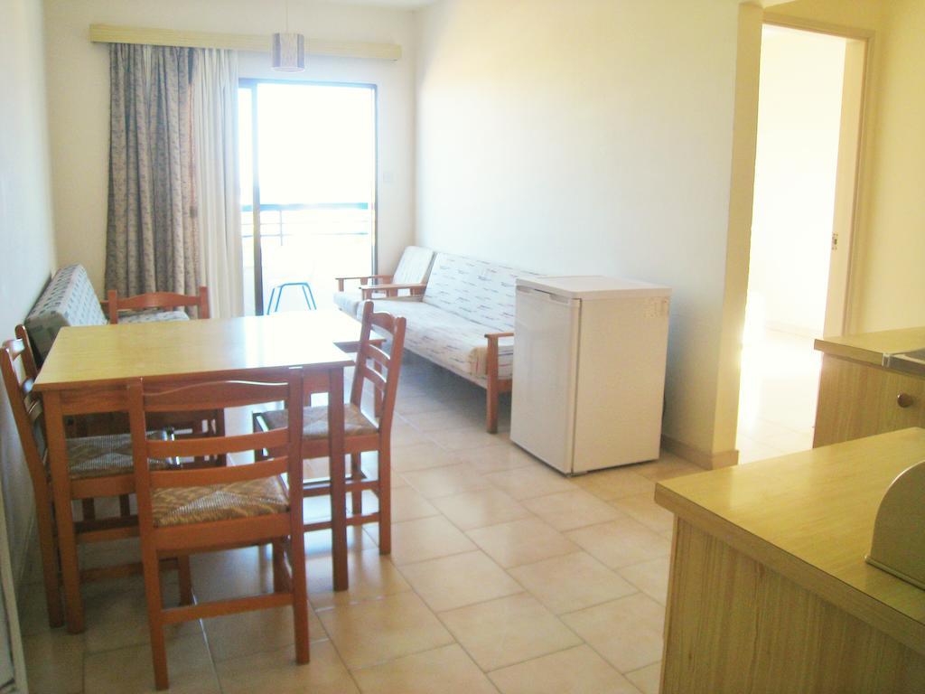 Maouris Hotel Apartments Protaras Room photo